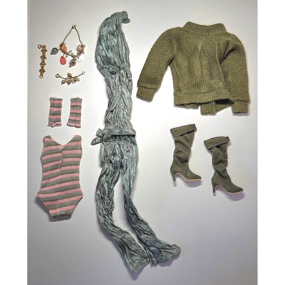 Tonner-Wilde Imagination 16" Doll Outfit "Combating Fatigue" (As shown) - Picture 2 of 10